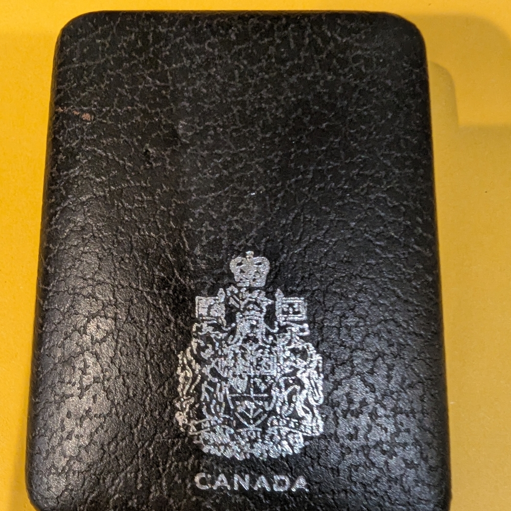 Sealed $1 - 1975 Canada Coin in it's Original Leather Case